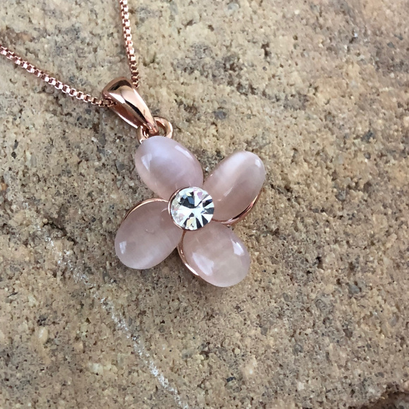 Flower Pendant - Picture 3 of 6